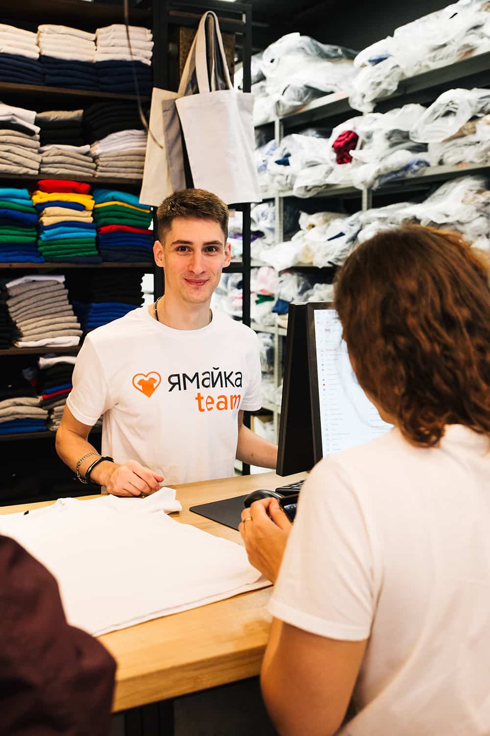 Футболки с логотипом