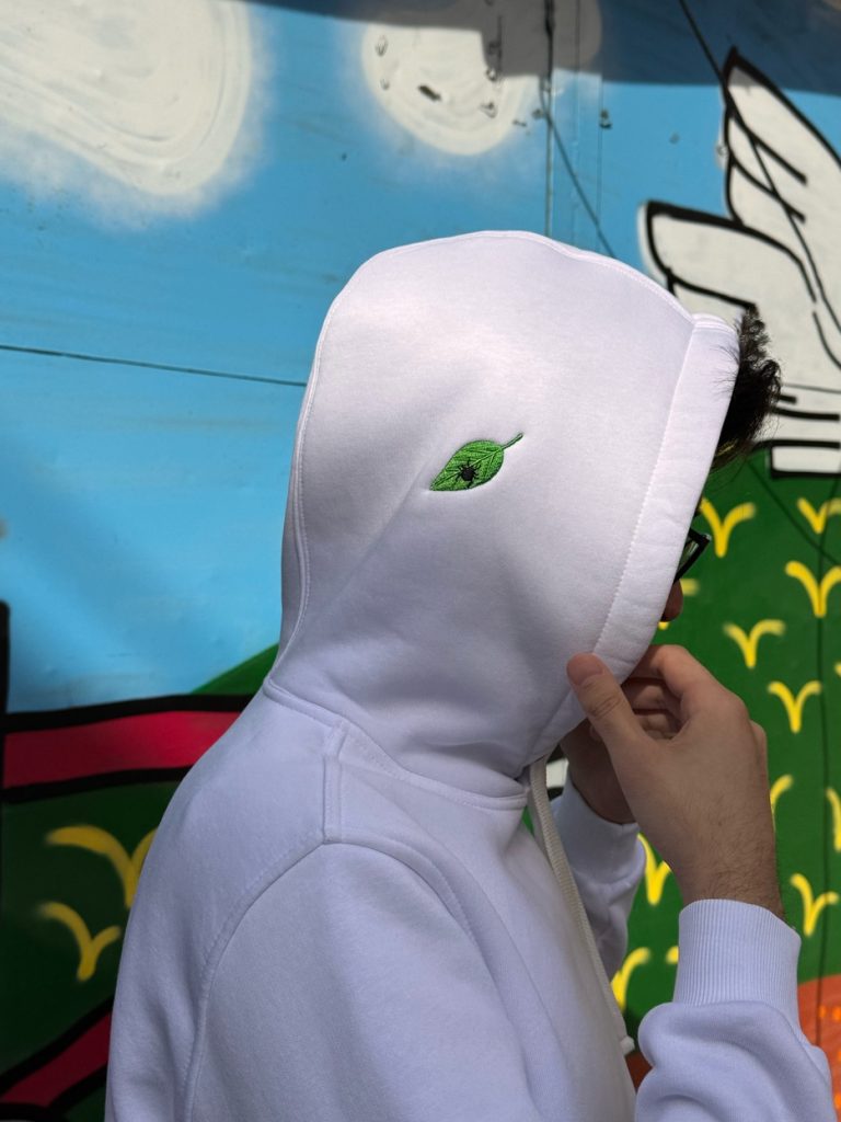 акция-бесплатная-вышивка-на-толстовках