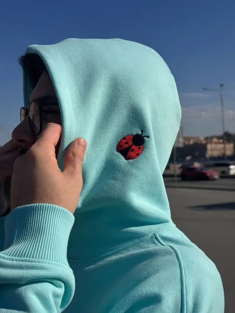 акция-бесплатная-вышивка-на-толстовках