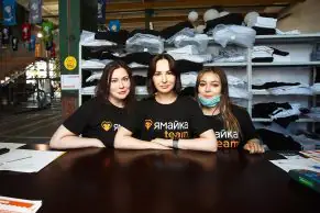 Заказать футболку с логотипом в принтерии Ямайка