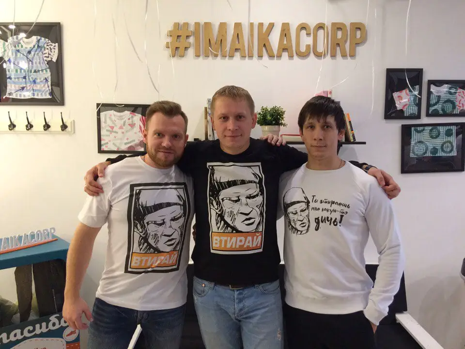 Мерч на заказ в принтериях Ямайка