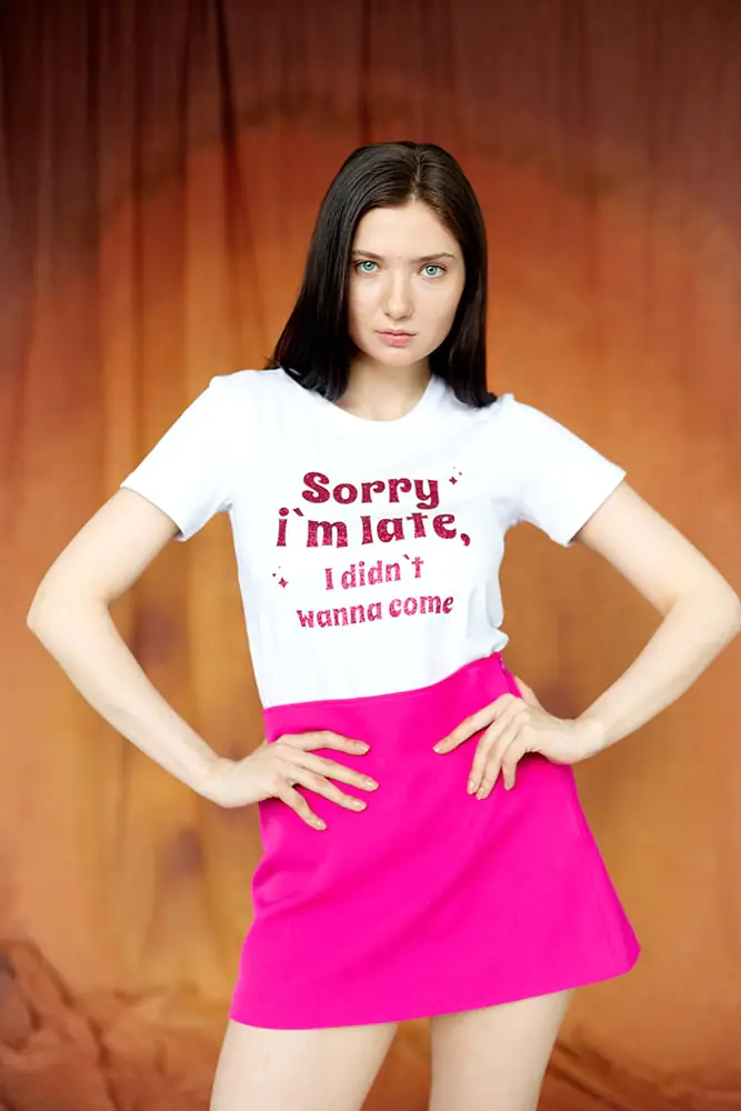 Белая футболка с текстом